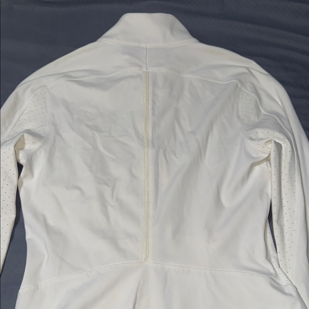 Lululemon Sleek Essentials Jacket
Cream/White size 8 - Picture 11 of 17